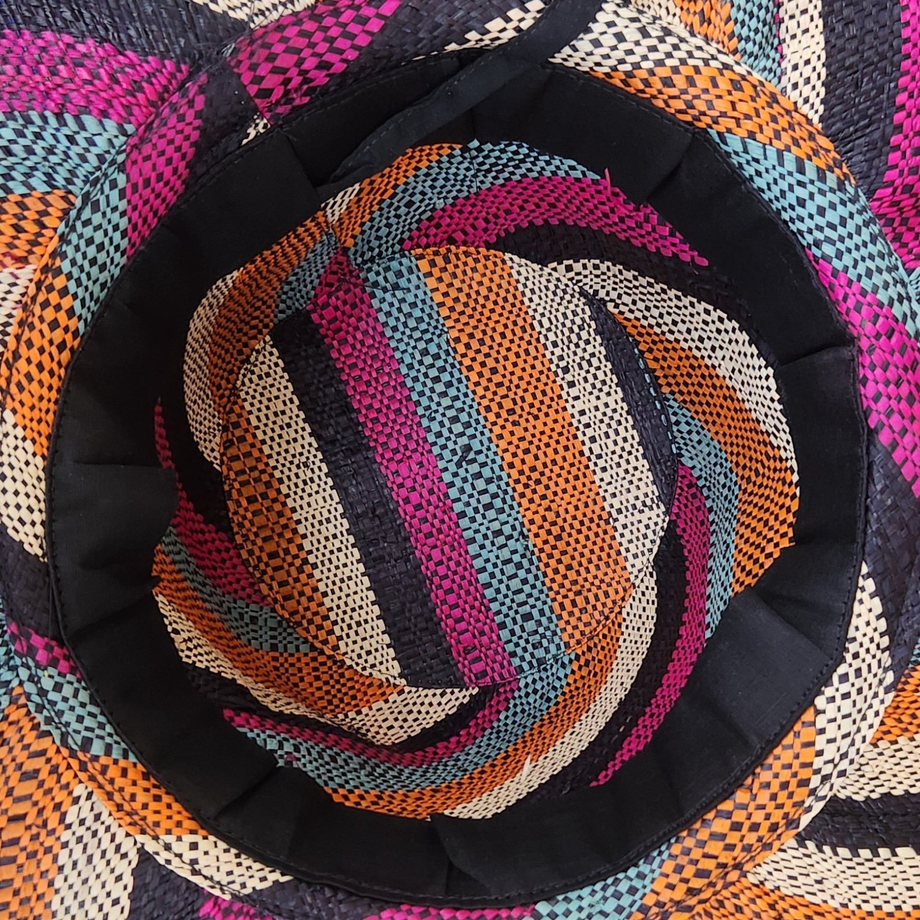 3 of 3: Buyisiwe: Madagsacar Big Brim Raffia Sun Hat (Interior)