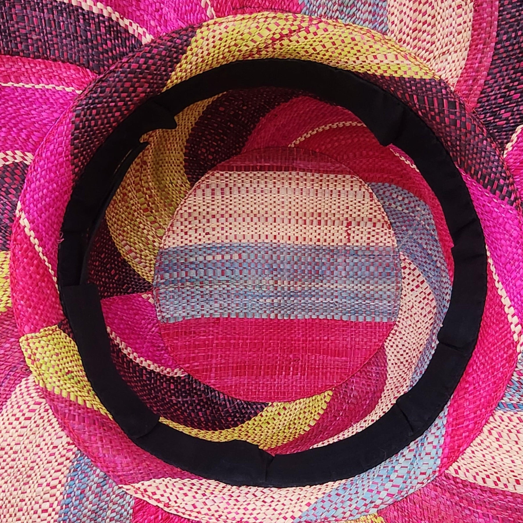 3 of 3: Hlengiwe: Madagsacar Big Brim Raffia Sun Hat (Interior)