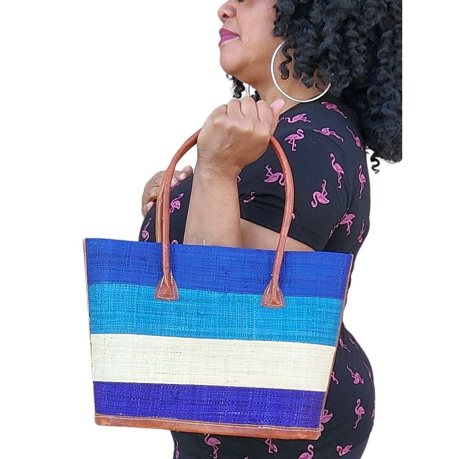 9 of 18: Titi: Hand Woven Madagascar Raffia and Leather Hand Bag Set (Lifestyle 4)