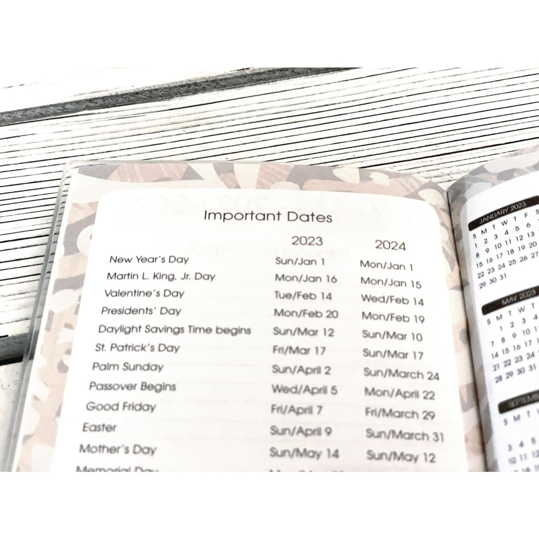 I Am Me by GBaby: 2023-2024 African American Checkbook Planner (Inside)