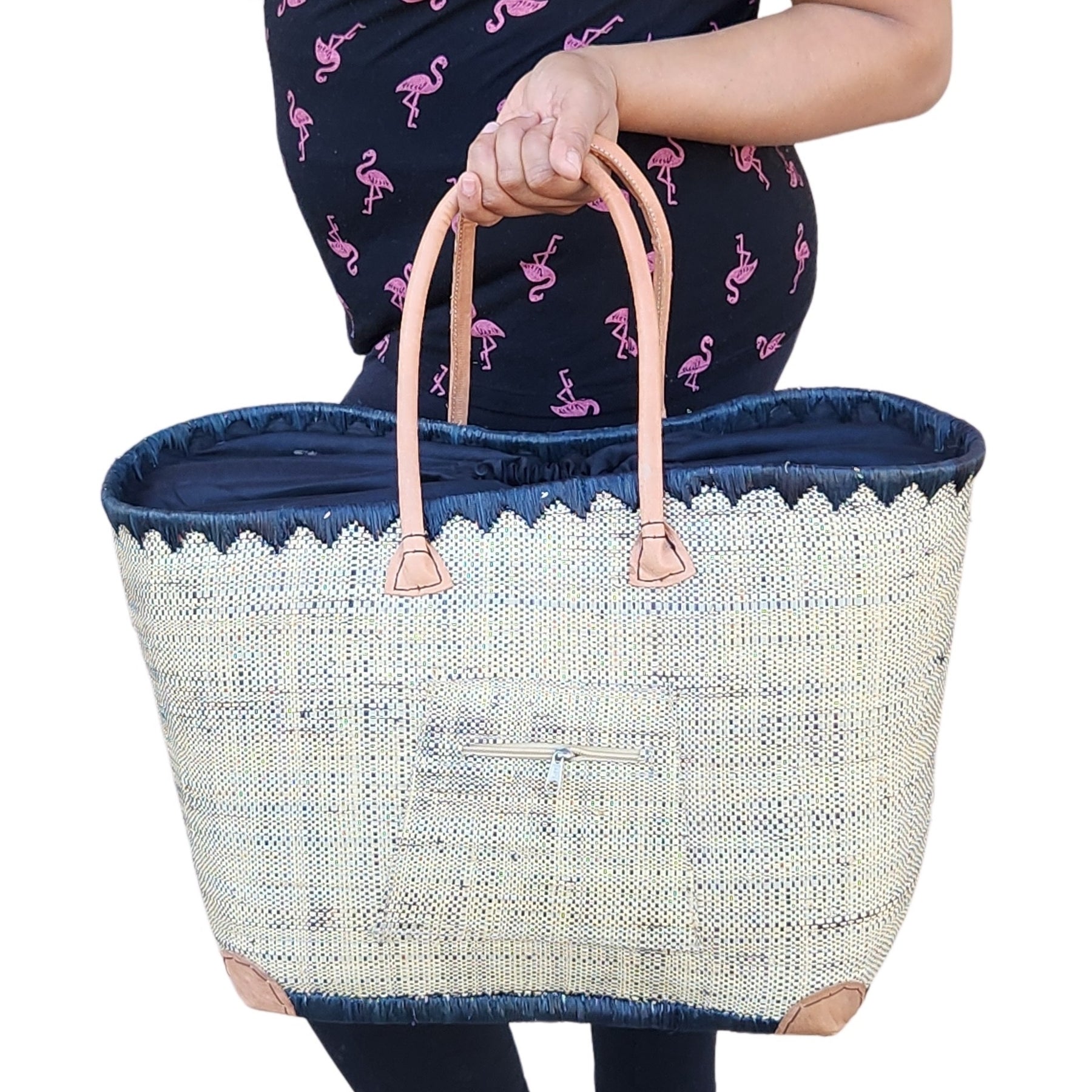 55 of 59: Adjanie: Authentic Madagascar Raffia and Leather Tote Bag (Natural Color, Lifestyle Image 4)